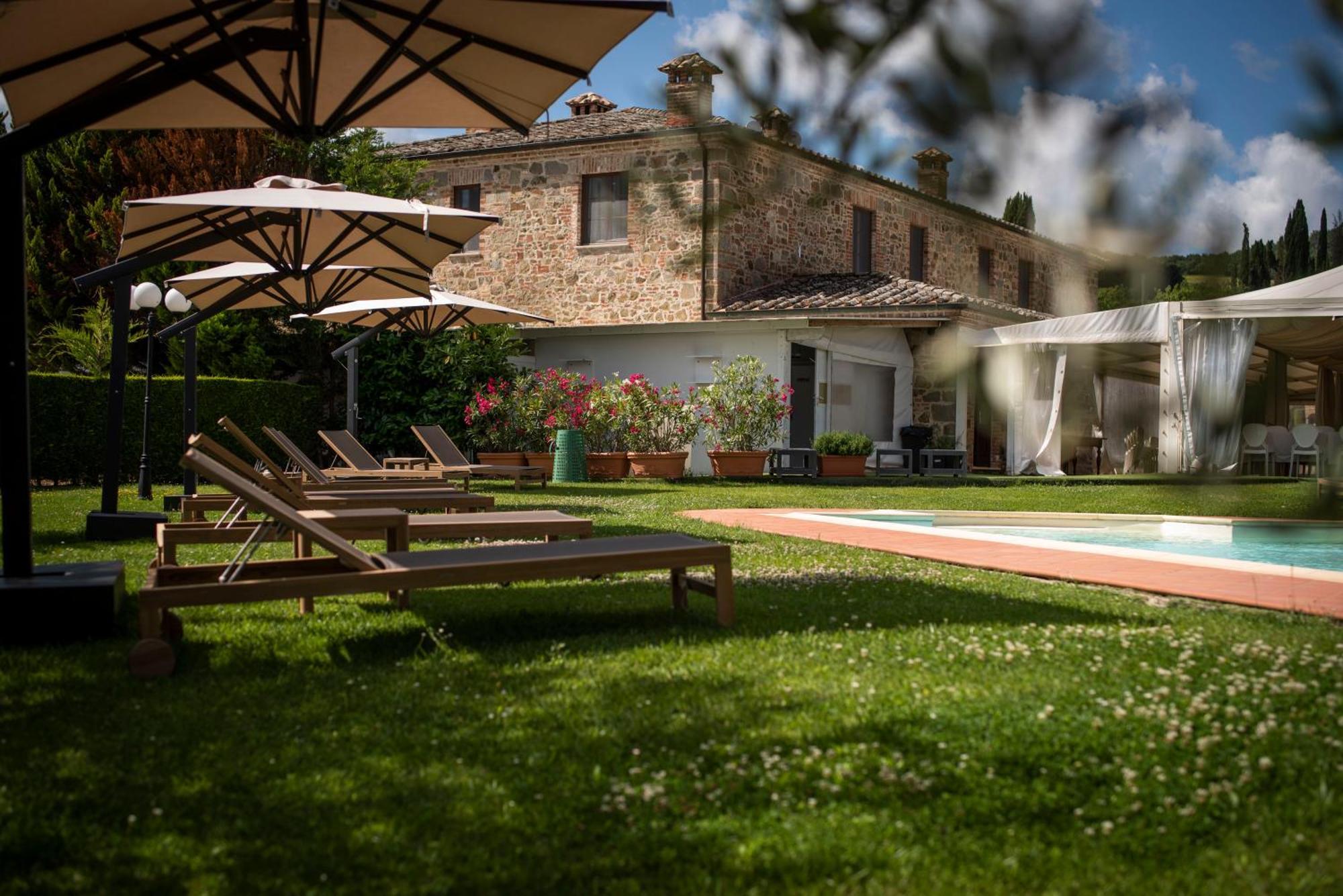 Poggio Paradiso Resort & Spa Montefollonico Exterior photo