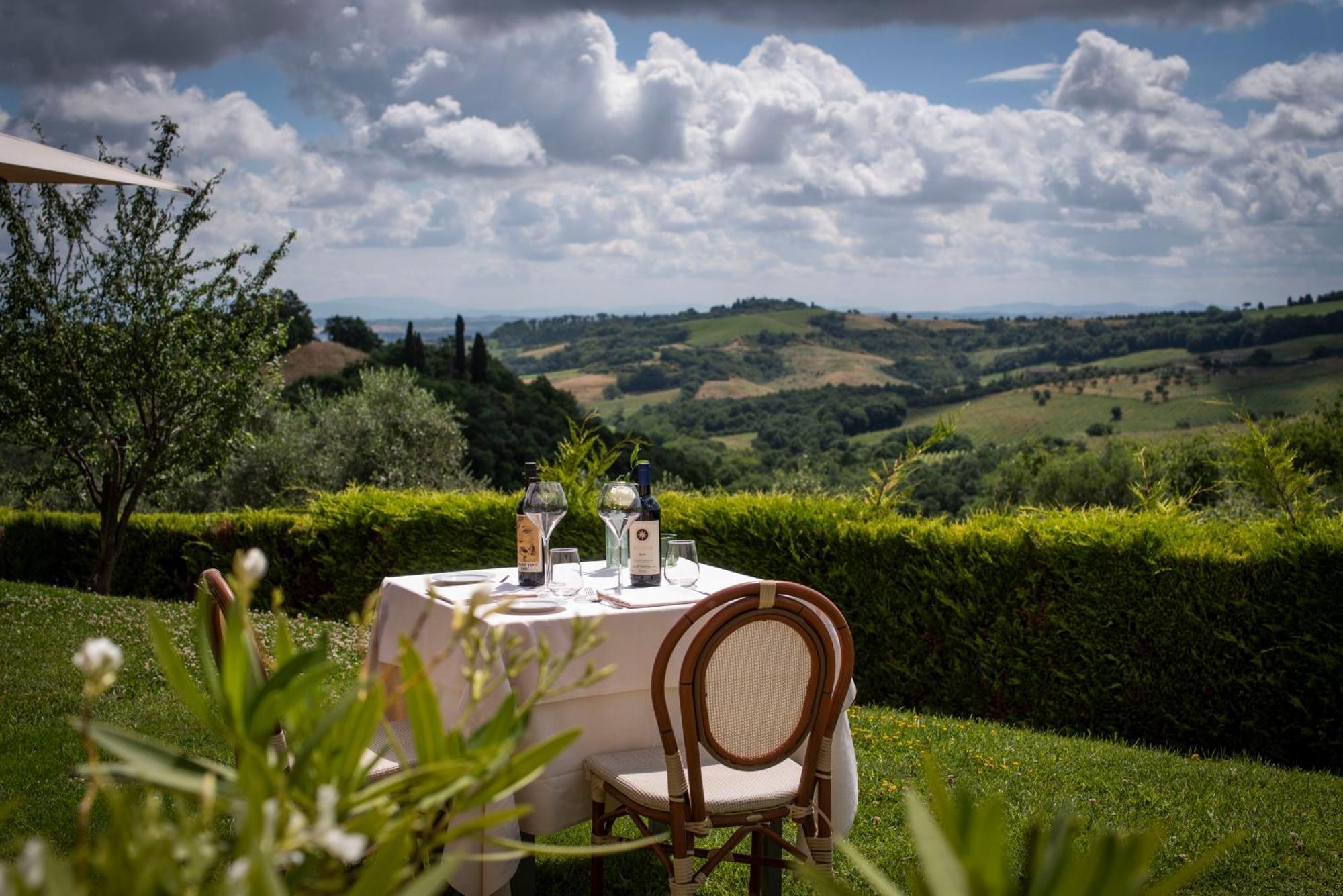 Poggio Paradiso Resort & Spa Montefollonico Exterior photo